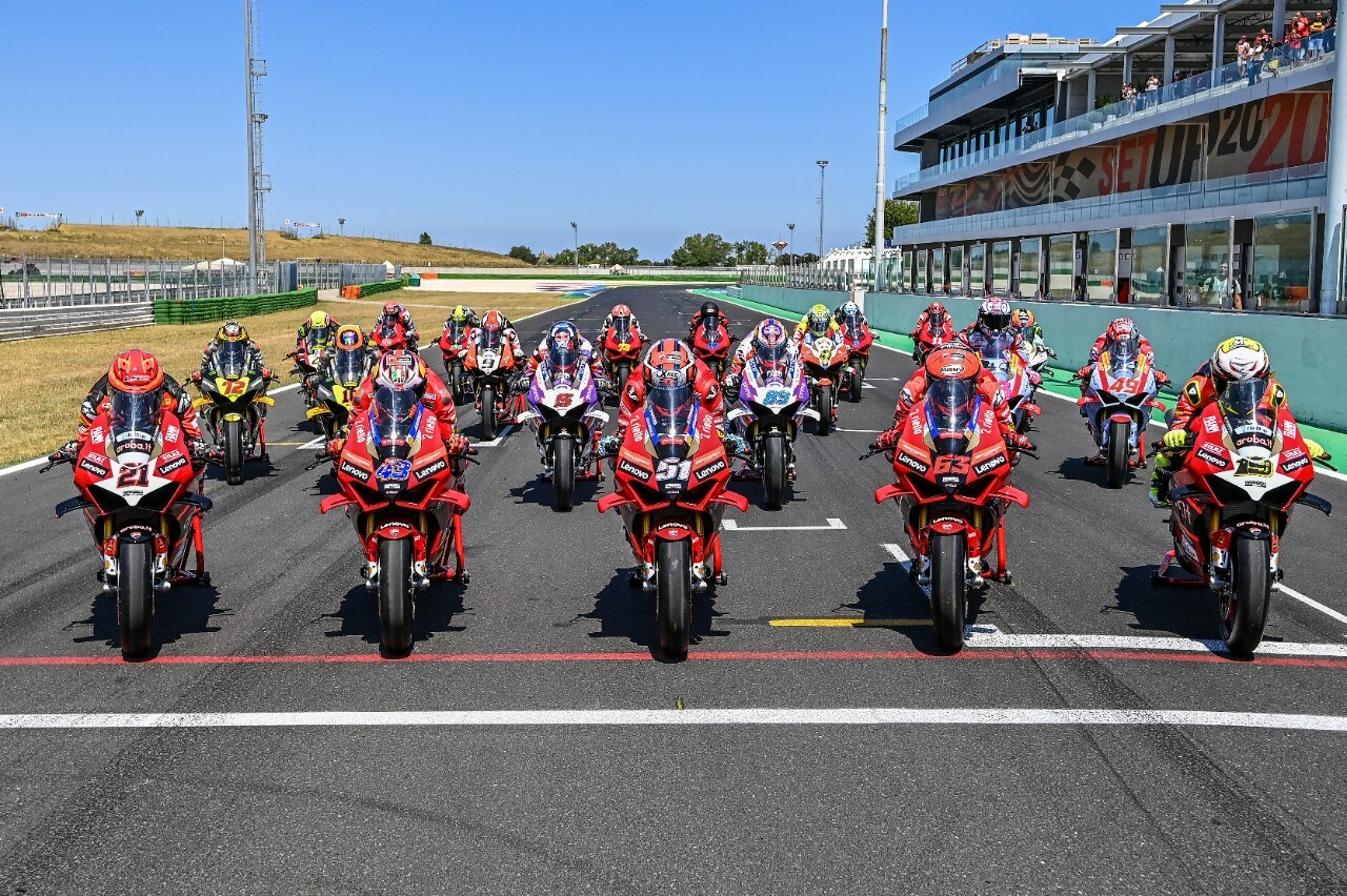 Tutte le Ducati Panigale V4 S della Race Of Champions
